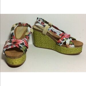 Right Bank Shoe Co. Floral Fabric Espadrille Sz 8